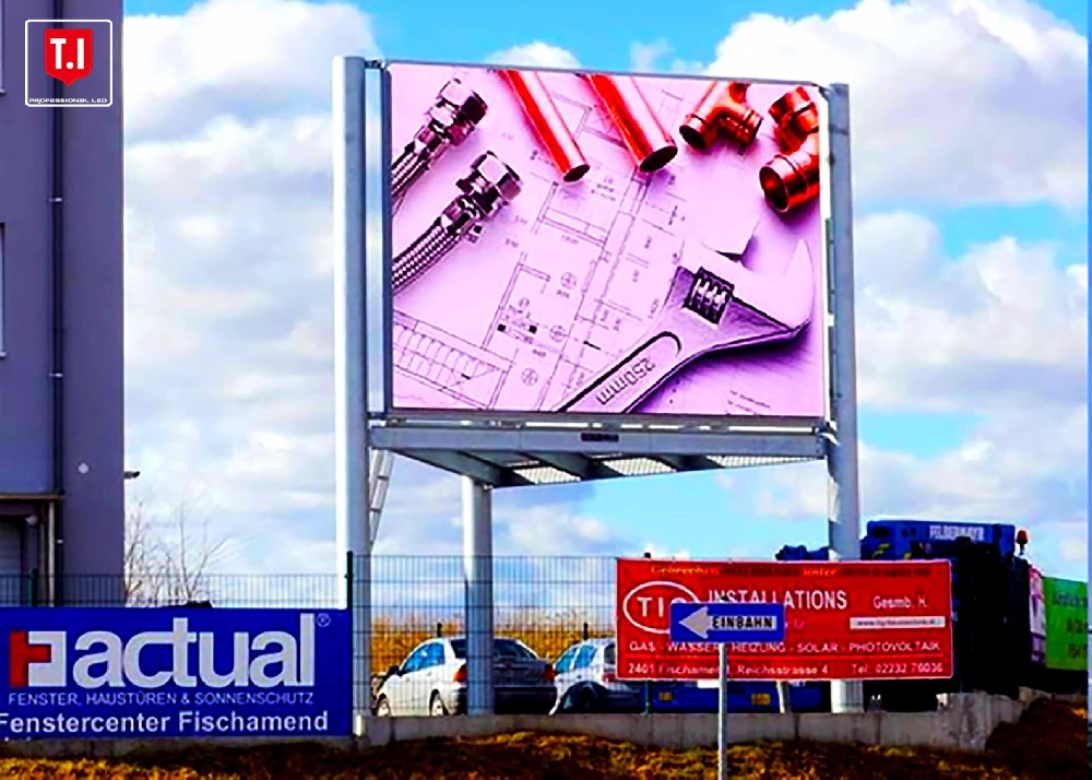 Exclusive presentation of TI LED boutique case pictures.
