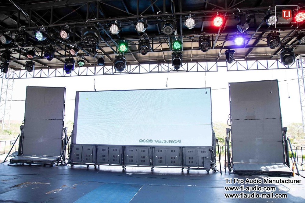 Revolutionize Your Events with T.I International’s ALL-IN-ONE Stage Trucks!